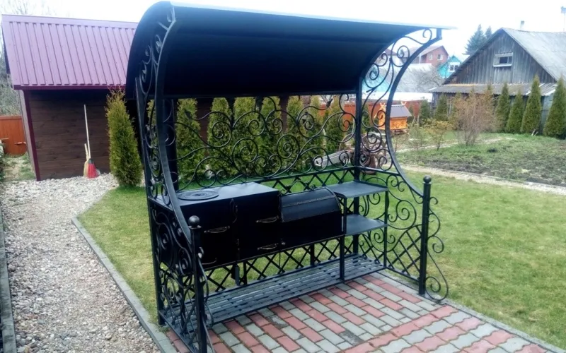 Садовые мангалы с крышей — 21